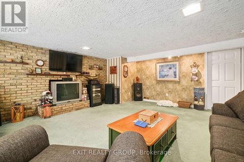 206 Chatterton Valley Crescent, Quinte West, ON - Indoor Photo Showing Living Room With Fireplace