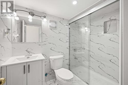 7 Mosely Cres, Ajax, ON - Indoor Photo Showing Bathroom