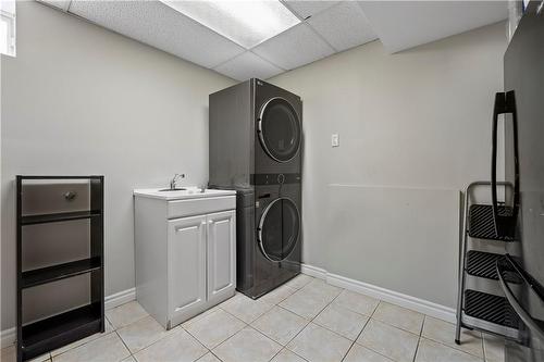 9 Newcombe Road, Dundas, ON - Indoor Photo Showing Laundry Room
