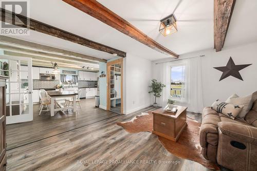 1693 Casey Rd, Belleville, ON - Indoor Photo Showing Living Room