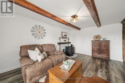 1693 Casey Rd, Belleville, ON - Indoor Photo Showing Living Room