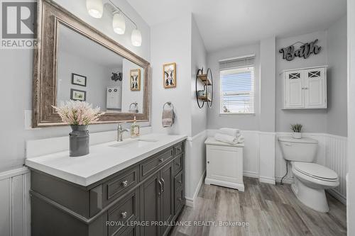 1693 Casey Rd, Belleville, ON - Indoor Photo Showing Bathroom