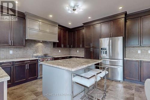 131 Lady Nadia Drive, Vaughan, ON - Indoor Photo Showing Kitchen With Upgraded Kitchen