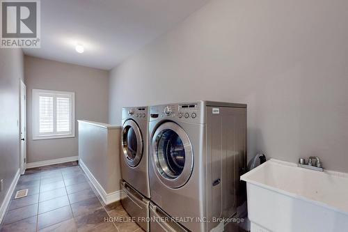 131 Lady Nadia Dr, Vaughan, ON - Indoor Photo Showing Laundry Room