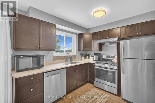 37 Stather Crescent, Markham, ON - Indoor Photo Showing Kitchen With Stainless Steel Kitchen