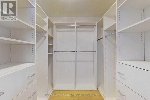 1201 Kingdale Rd, Newmarket, ON - Indoor With Storage