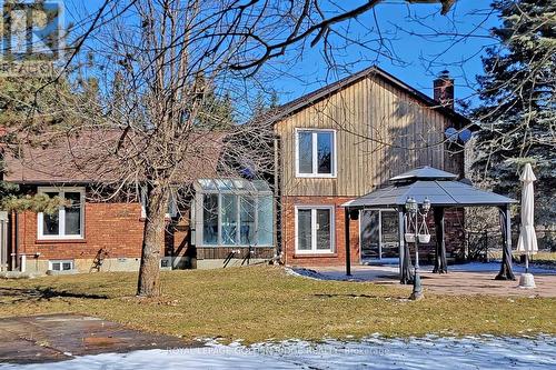 1201 Kingdale Rd, Newmarket, ON - Outdoor