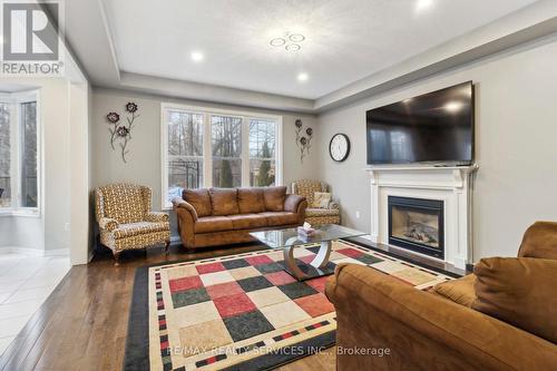 355 Cheryl Mews Boulevard, Newmarket, ON - Indoor Photo Showing Living Room With Fireplace