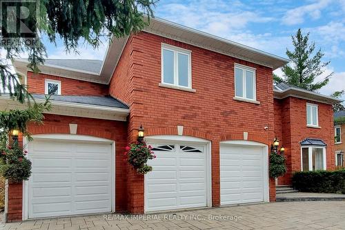 29 Vesta Dr, Richmond Hill, ON - Outdoor With Exterior