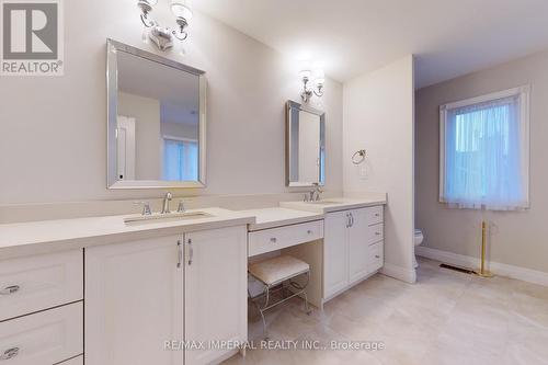 29 Vesta Dr, Richmond Hill, ON - Indoor Photo Showing Bathroom