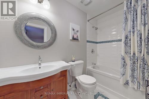 29 Vesta Dr, Richmond Hill, ON - Indoor Photo Showing Bathroom