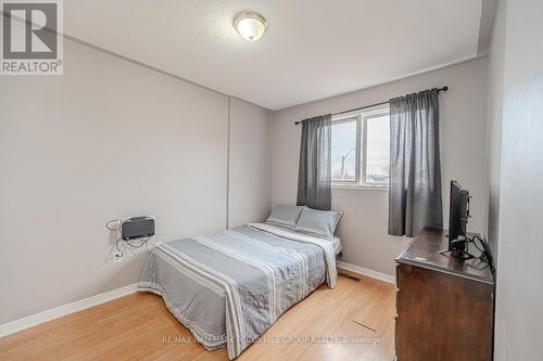 128 Pickett Cres, Barrie, ON - Indoor Photo Showing Bedroom