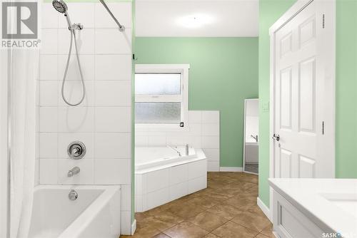 211 7Th Street, Pilot Butte, SK - Indoor Photo Showing Bathroom