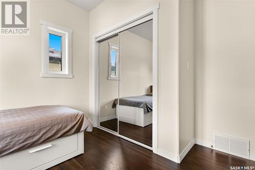211 7Th Street, Pilot Butte, SK - Indoor Photo Showing Bedroom