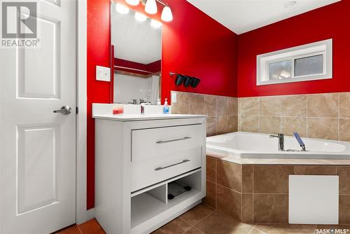 211 7Th Street, Pilot Butte, SK - Indoor Photo Showing Bathroom