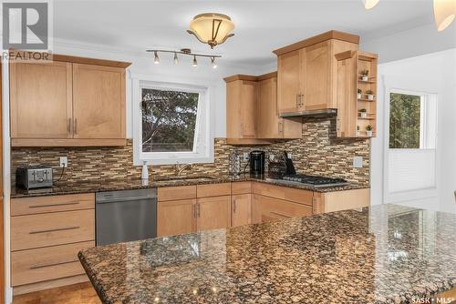 739 Emerald Bay, Saskatoon, SK - Indoor Photo Showing Kitchen With Upgraded Kitchen