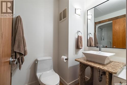 739 Emerald Bay, Saskatoon, SK - Indoor Photo Showing Bathroom