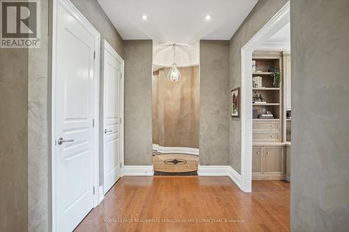 #117 -20 Burkebrook Pl, Toronto, ON - Indoor Photo Showing Kitchen With Upgraded Kitchen