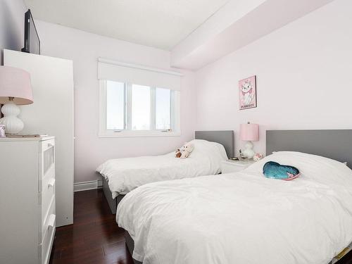 Bedroom - 401-150 Rue Barnett, Dollard-Des-Ormeaux, QC - Indoor Photo Showing Bedroom