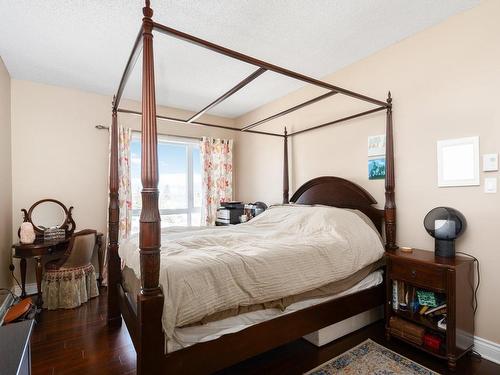 Master bedroom - 401-150 Rue Barnett, Dollard-Des-Ormeaux, QC - Indoor Photo Showing Bedroom