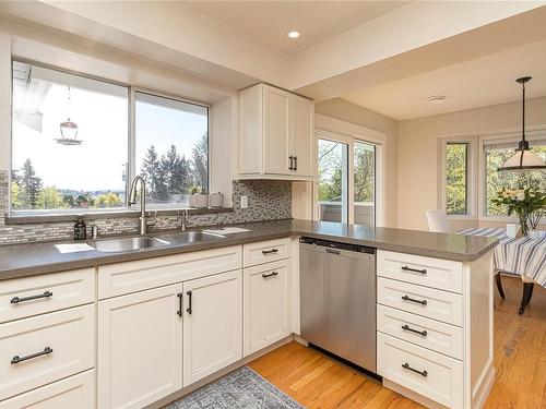 11070 Salal Pl, North Saanich, BC - Indoor Photo Showing Kitchen With Double Sink