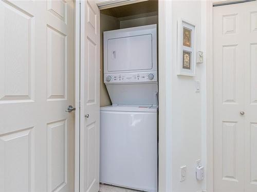 17-332 Belaire St, Ladysmith, BC - Indoor Photo Showing Laundry Room
