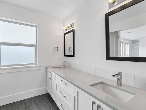 991 Ariane Gdns, Langford, BC - Indoor Photo Showing Bathroom