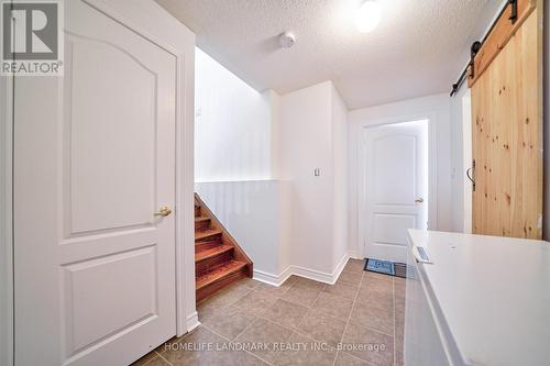 35 Yakefarm Blvd, Whitchurch-Stouffville, ON - Indoor Photo Showing Other Room