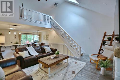 207 Escarpment Cres, Collingwood, ON - Indoor Photo Showing Living Room