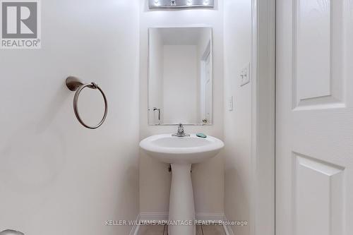 3873 Mayla Dr, Mississauga, ON - Indoor Photo Showing Bathroom