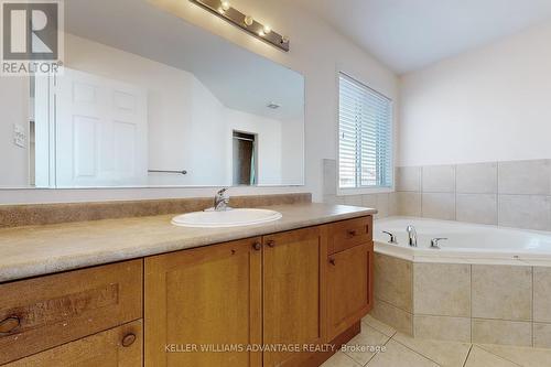 3873 Mayla Drive, Mississauga, ON - Indoor Photo Showing Bathroom