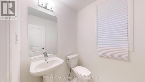 64 West Oak Tr S, Barrie, ON - Indoor Photo Showing Bathroom