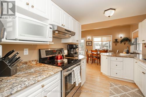 338 Niagara Rd, Nipissing, ON - Indoor Photo Showing Kitchen