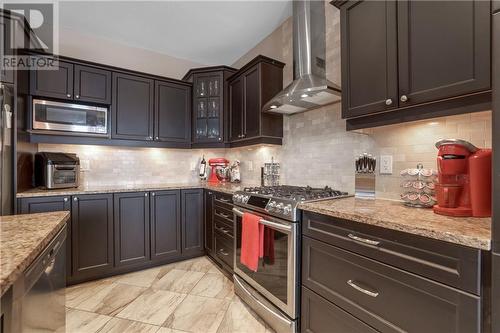 Ample cupboards - 111 Antler Court, Almonte, ON - Indoor Photo Showing Kitchen With Upgraded Kitchen