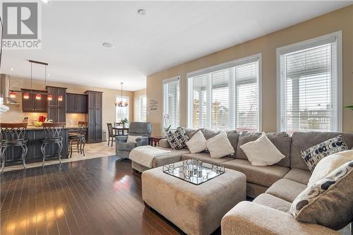 Enjoy the open concept - 111 Antler Court, Almonte, ON - Indoor Photo Showing Living Room