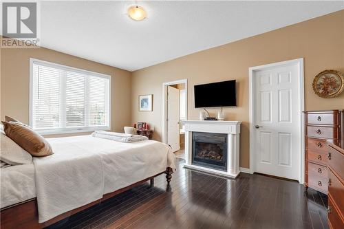 Good size primary bedroom with walk in closet and 4 piece ensuite - 111 Antler Court, Almonte, ON - Indoor Photo Showing Bedroom