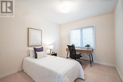 48 Lucida Crt, Whitchurch-Stouffville, ON - Indoor Photo Showing Bedroom
