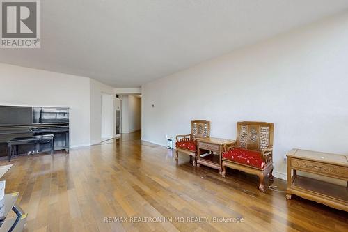 1806 - 30 Greenfield Avenue, Toronto, ON - Indoor Photo Showing Living Room