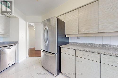 1806 - 30 Greenfield Avenue, Toronto, ON - Indoor Photo Showing Kitchen