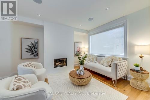 393 Summerhill Ave, Toronto, ON - Indoor Photo Showing Living Room