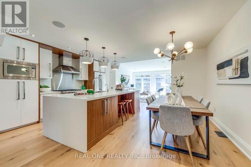 393 Summerhill Ave, Toronto, ON - Indoor Photo Showing Kitchen With Upgraded Kitchen