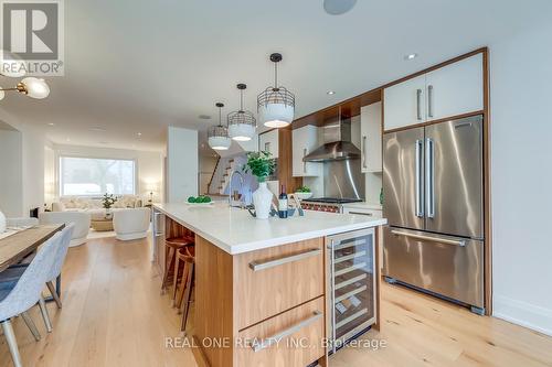 393 Summerhill Ave, Toronto, ON - Indoor Photo Showing Kitchen With Upgraded Kitchen