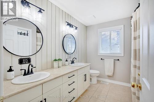 920 Booth Ave, Innisfil, ON - Indoor Photo Showing Bathroom