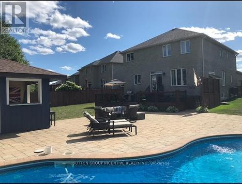 920 Booth Ave, Innisfil, ON - Outdoor With In Ground Pool