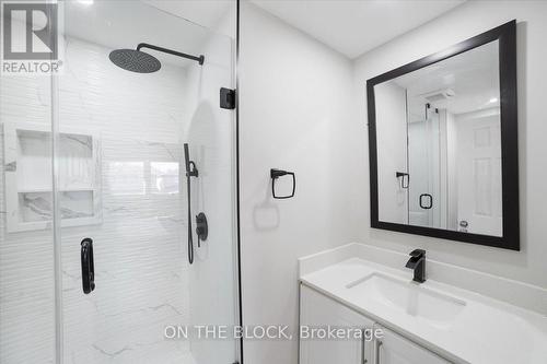 41 Franca Cres, Toronto, ON - Indoor Photo Showing Bathroom