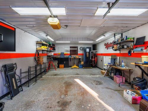 Garage - 2873 Boul. Perrot, Notre-Dame-De-L'Île-Perrot, QC - Indoor Photo Showing Garage
