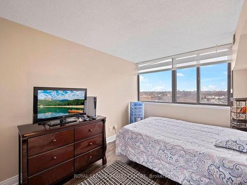 602-200 Robert Speck Pkwy, Mississauga, ON - Indoor Photo Showing Bedroom