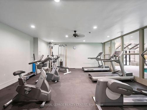 602-200 Robert Speck Pkwy, Mississauga, ON - Indoor Photo Showing Gym Room