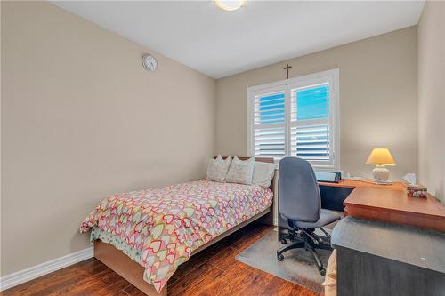 43 Sonoma Valley Crescent, Hamilton, ON - Indoor Photo Showing Bedroom