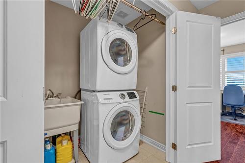 43 Sonoma Valley Crescent, Hamilton, ON - Indoor Photo Showing Laundry Room
